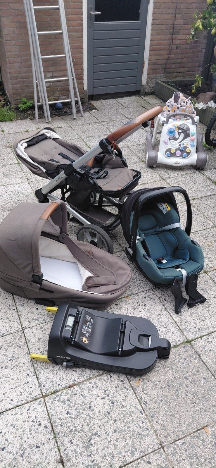 Mutsy Igo Combiwagen met Maxi-Cosi autostoel en reiswieg, Kinderen en Baby's, Ophalen