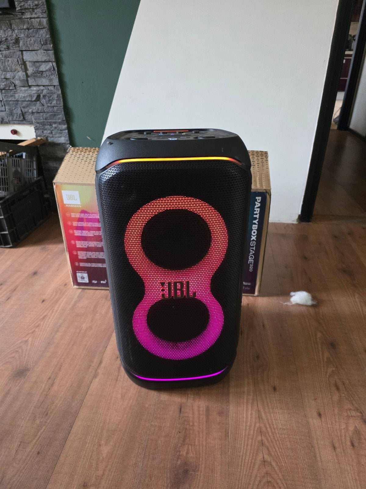 jbl party box stage 320, JBL, Party speaker, Zo goed als nieuw, Stofbestendig
