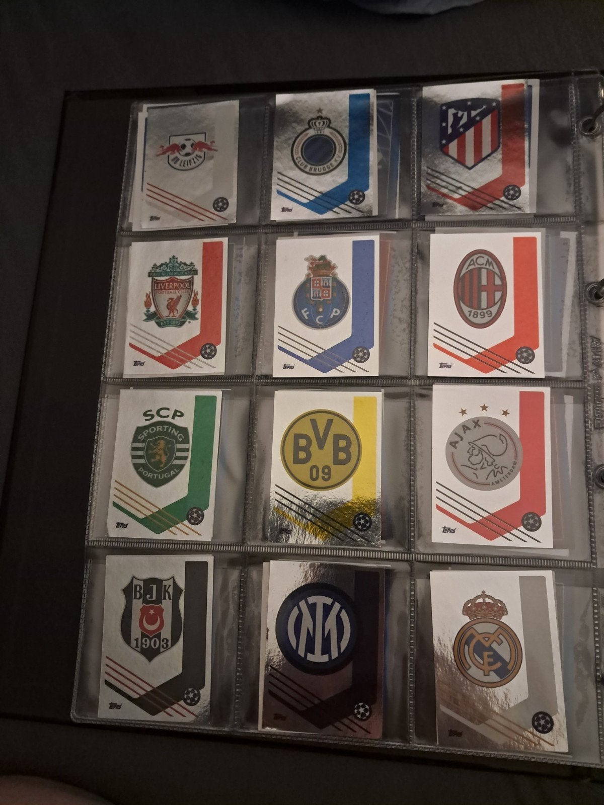 32 Champions League 2021/22 stickers. Logo's. Topps., Ophalen of Verzenden, Zo goed als nieuw, Meerdere stickers