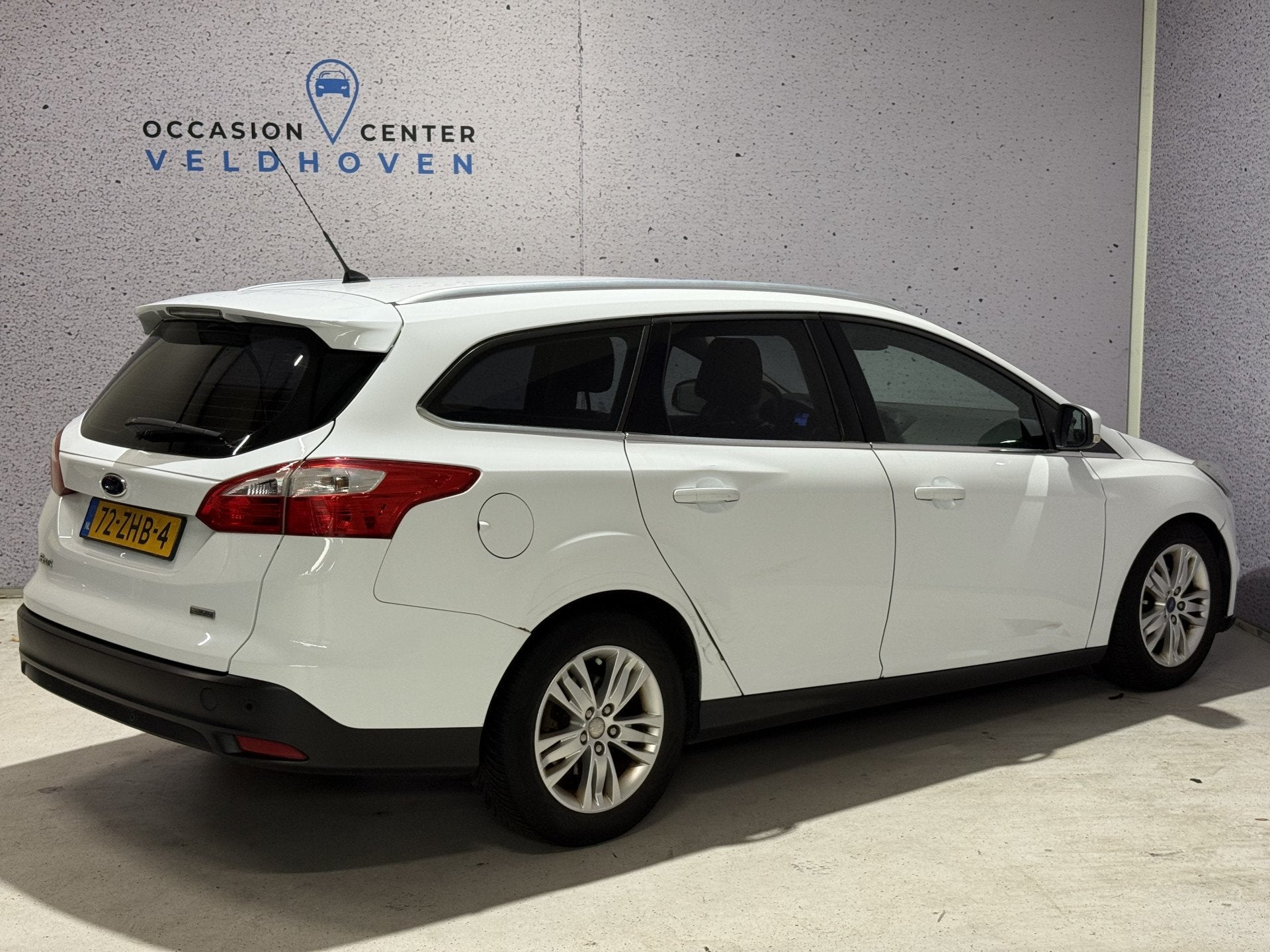 Ford FOCUS Wagon 1.6 TDCI ECOnetic Lease Titanium // LEDER /, Auto's, Ford, Euro 5, Gebruikt, Zwart, 4 cilinders