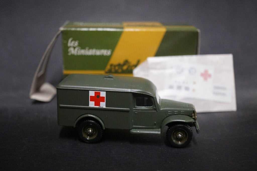 Solido Dodge militaire ambulance - 1/50 - TOP, Ophalen of Verzenden, Zo goed als nieuw, Auto, Overige merken
