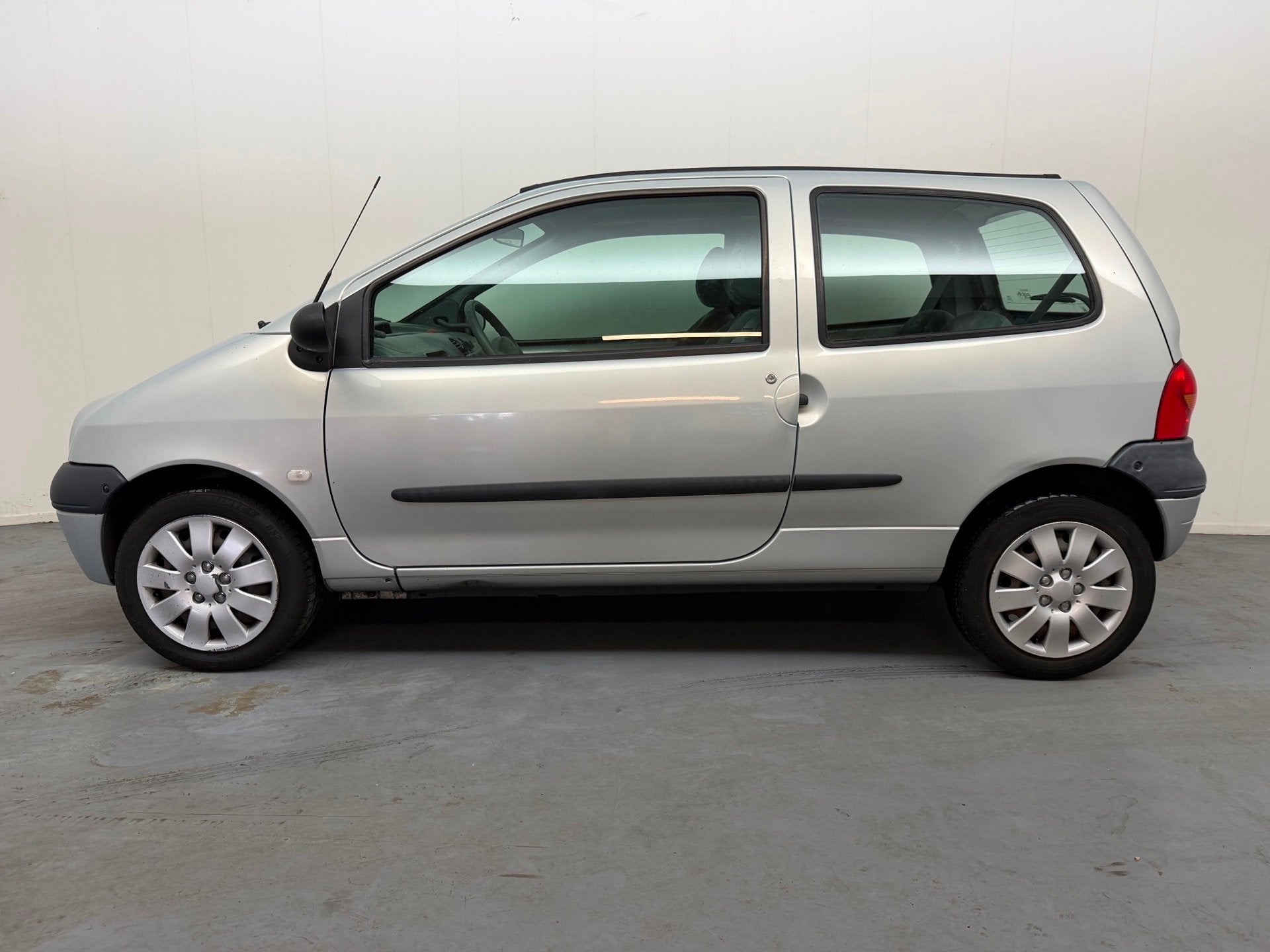 Renault Twingo 1.2 Emotion # Airco # 112 dkm # Nap # Apk, Voorwielaandrijving, Twingo, 4 cilinders, 4 stoelen