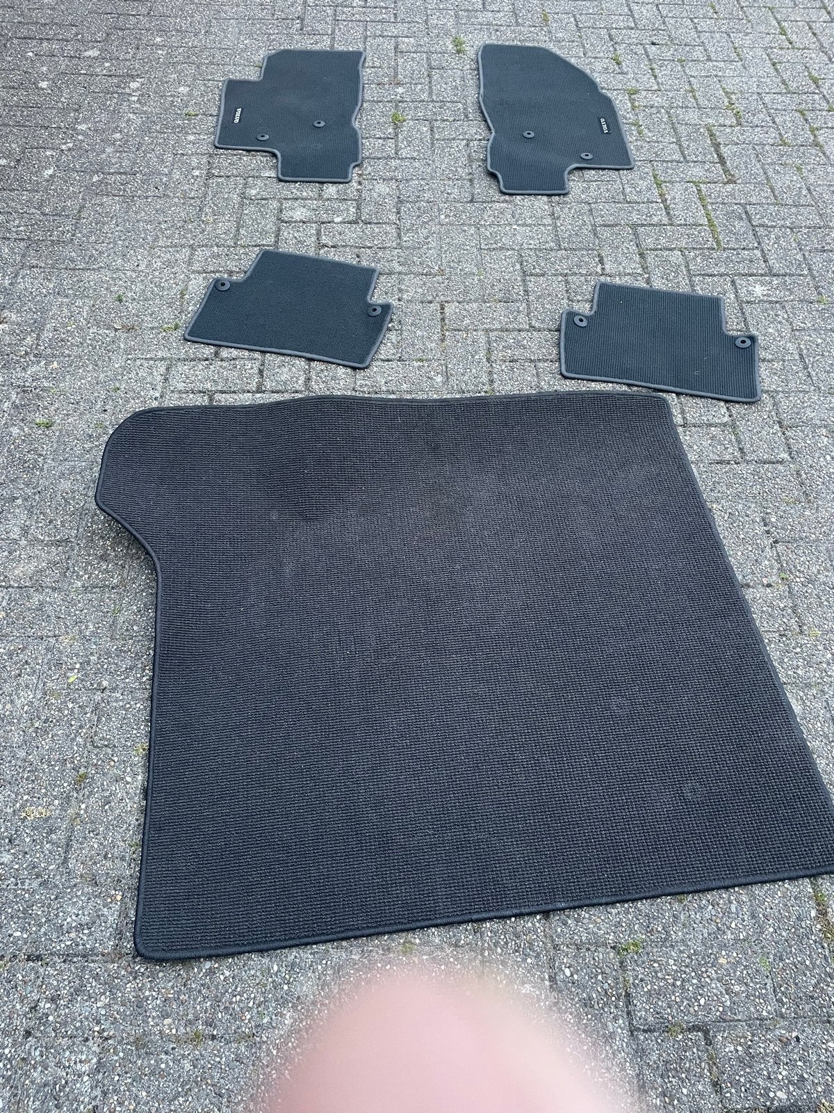 Volvo automatten en kofferbakmat, Ophalen, Gebruikt