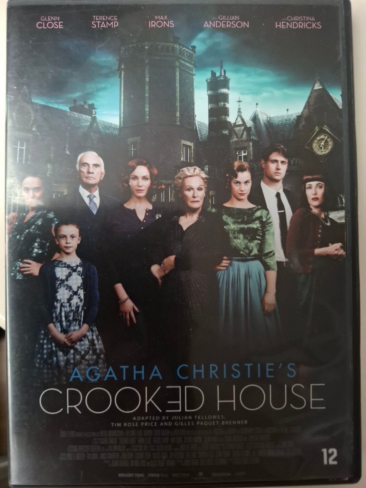 crooked house, Alle leeftijden, Ophalen of Verzenden, Zo goed als nieuw, Komedie