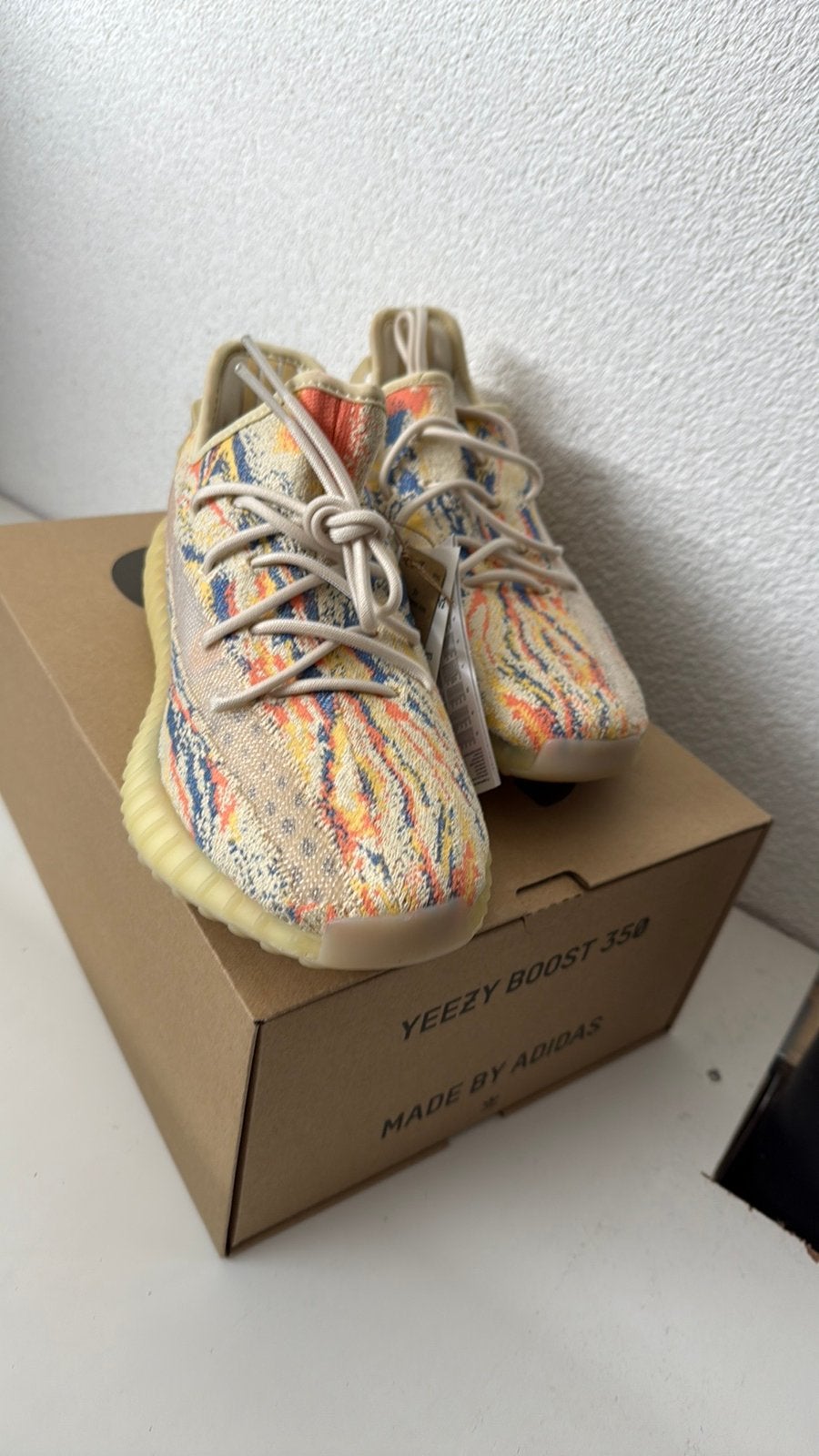 Te koop yeezy boost 350 v2 mx out 43 1/3, Kleding | Heren, Schoenen, Ophalen of Verzenden, Zo goed als nieuw