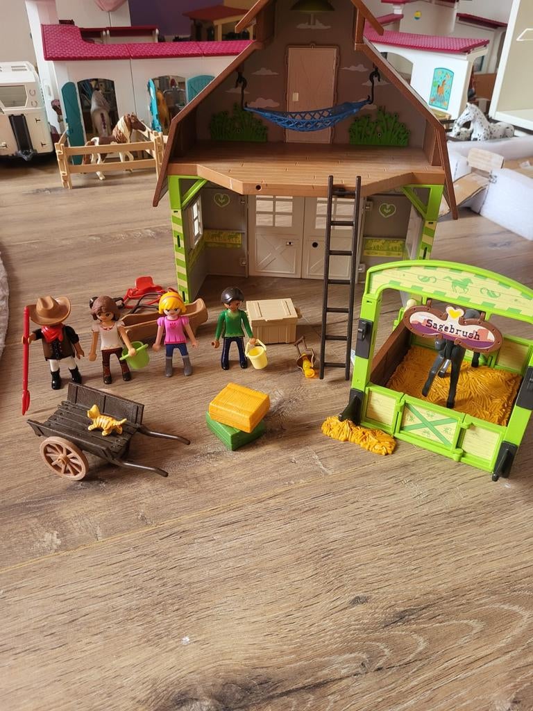 Playmobil Spirit Schuur met figuren en accessoires, Kinderen en Baby's, Speelgoed | Playmobil, Ophalen of Verzenden, Gebruikt
