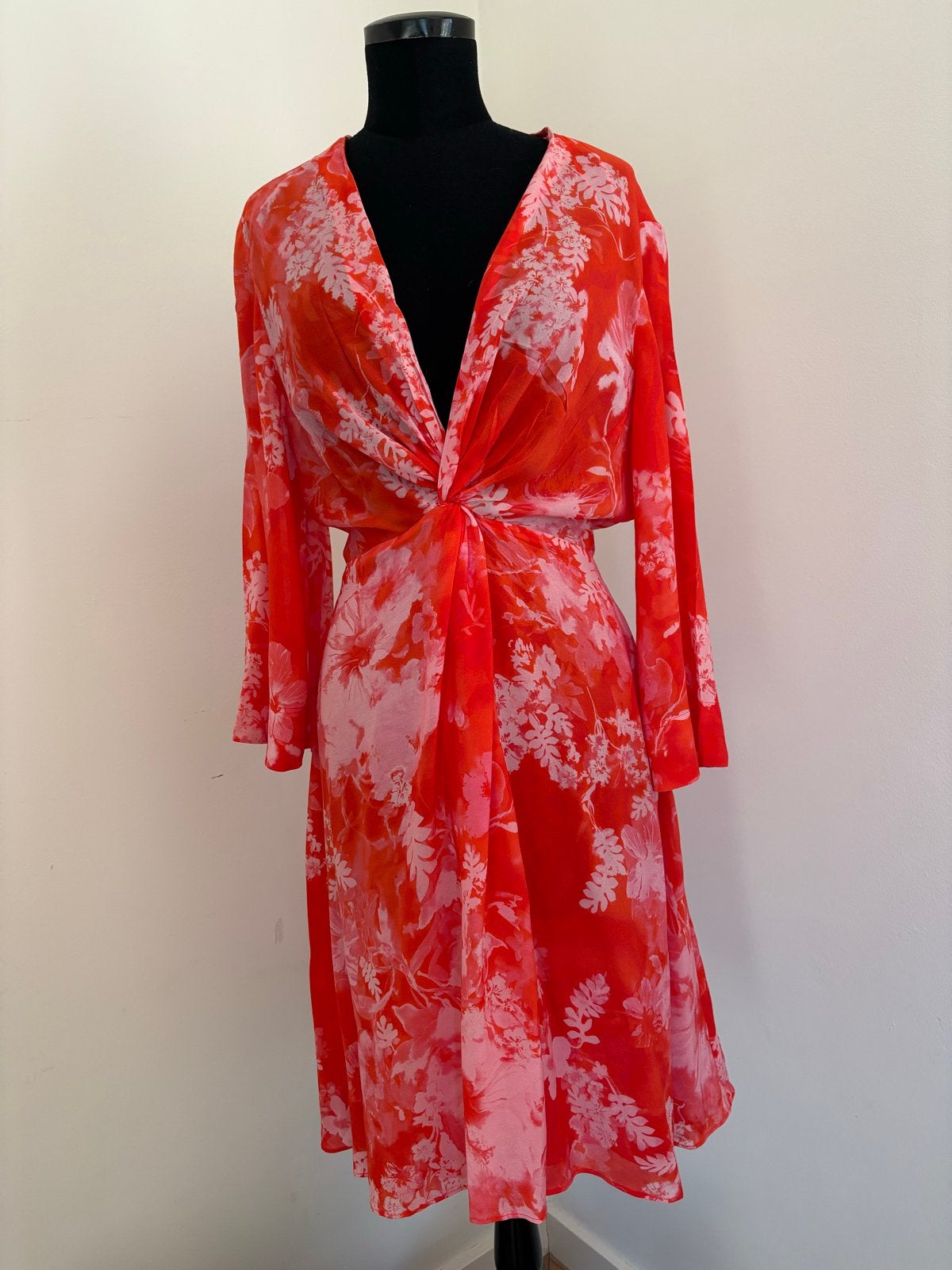 Pinko rode jurk met bloemenprint, Maat 38/40 (M), Ophalen of Verzenden, Zo goed als nieuw, Knielengte