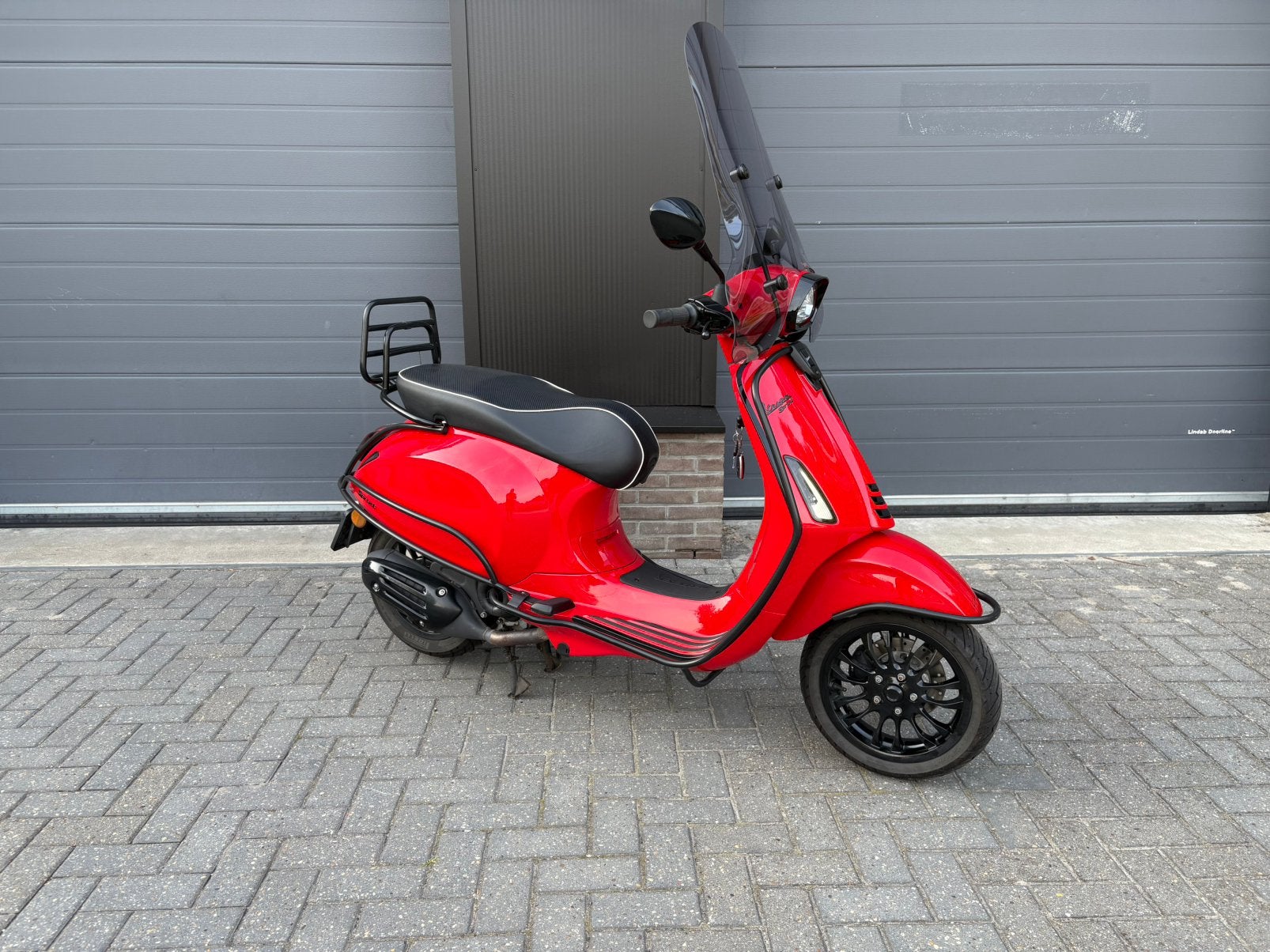 Vespa Sprint snorscooter, Als nieuw. Full opties, Ophalen, Zo goed als nieuw, Benzine