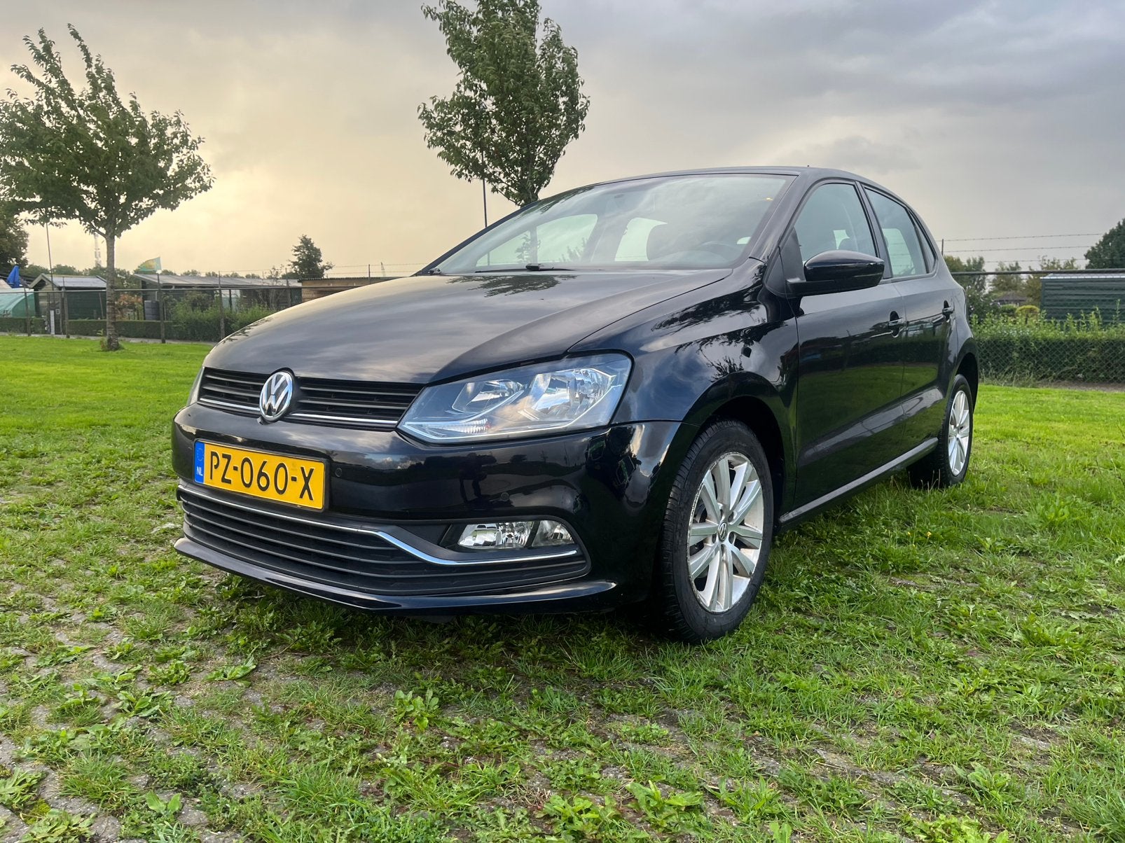 Volkswagen Polo 1.2 TSI 66KW 2017 Zwart, Stof, 40 €/maand, 4 cilinders, Zwart