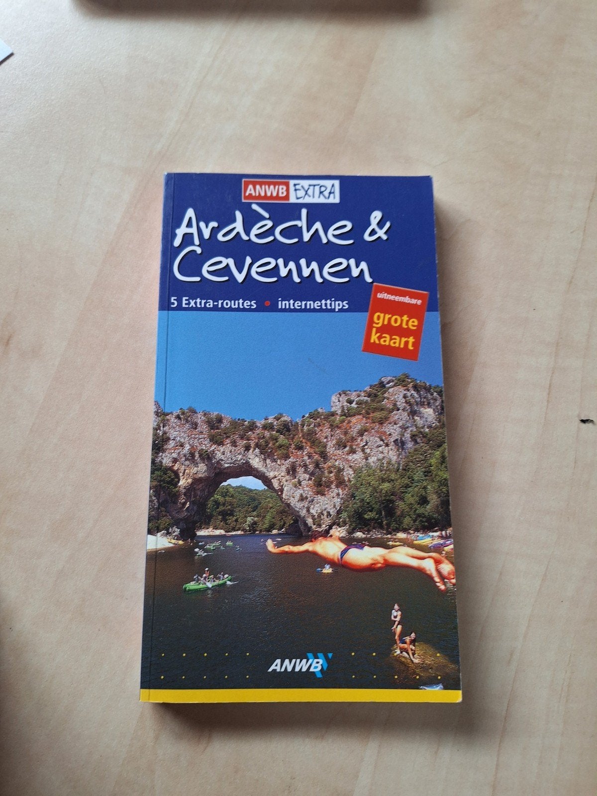 ANWB extra Reisgids Ardeche en Cevennen met kaart., Europa, Ophalen of Verzenden, Zo goed als nieuw, Reisgids of -boek
