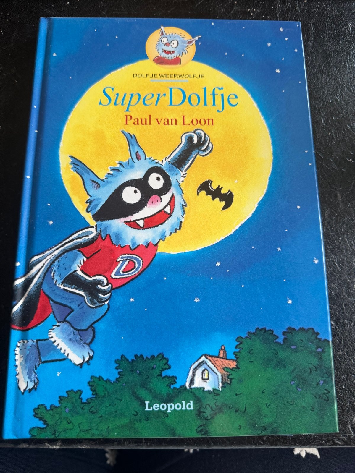Super Dolfje - Paul van Loon (Dolfje Weerwolfje), Boeken, Ophalen of Verzenden, Zo goed als nieuw, Fictie algemeen
