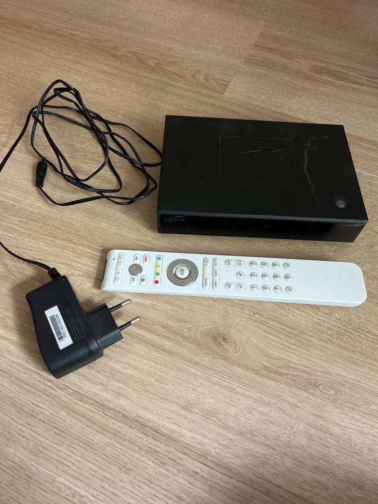Arris TV ontvanger met afstandsbediening, Ophalen of Verzenden, Gebruikt, Decoder