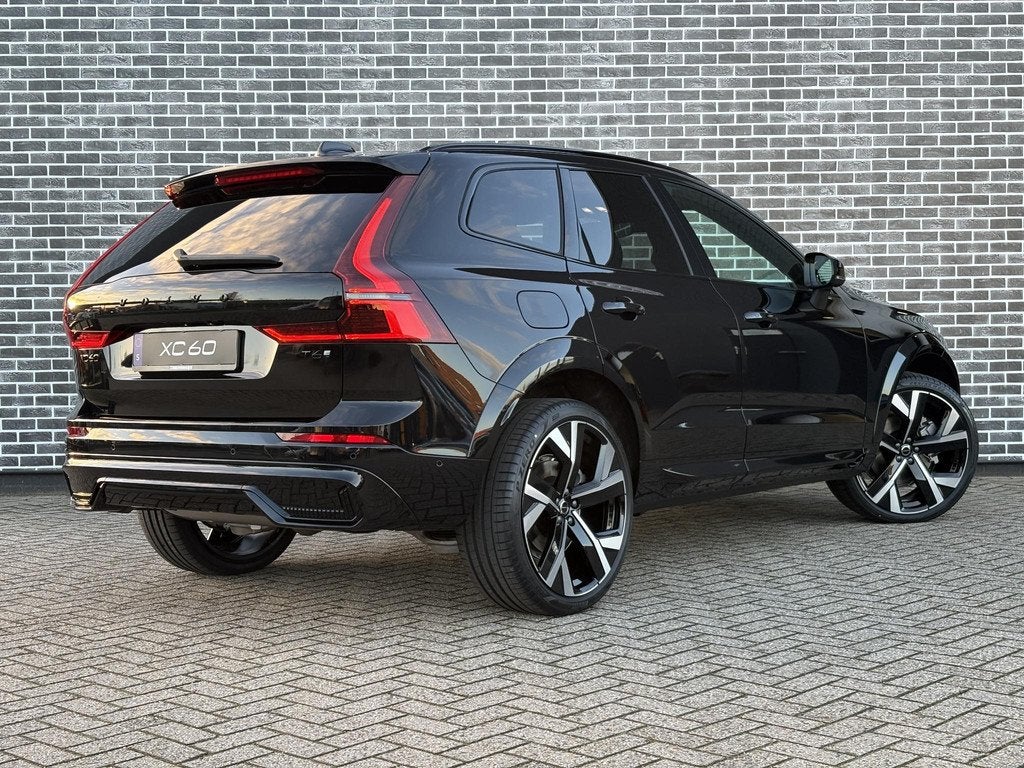 Volvo XC60 2.0 T6 Plug-in hybrid AWD Plus Black Edition | Sc, Auto's, Volvo, Automaat, 12 maanden, 4 cilinders, Zwart