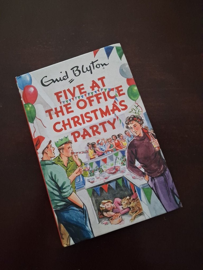 Enid Blyton - five at the office Christmas party, English, Boeken, Ophalen of Verzenden, Zo goed als nieuw