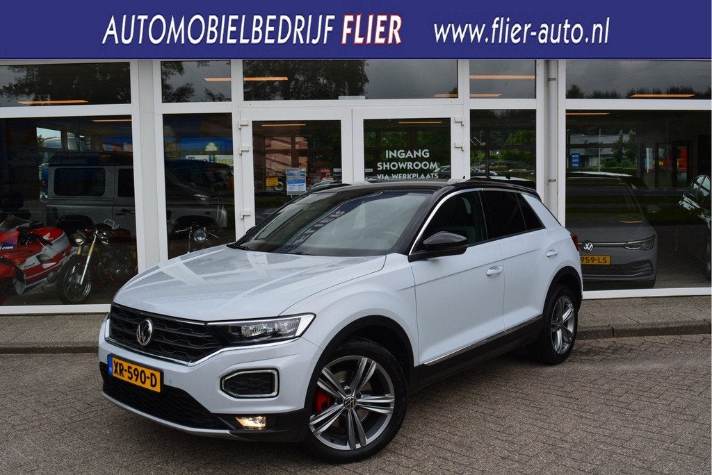Volkswagen T-Roc 1.5 TSI 150PK Sport Exclusive | Adaptive |, Stof, 4 cilinders, 150 pk, Wit