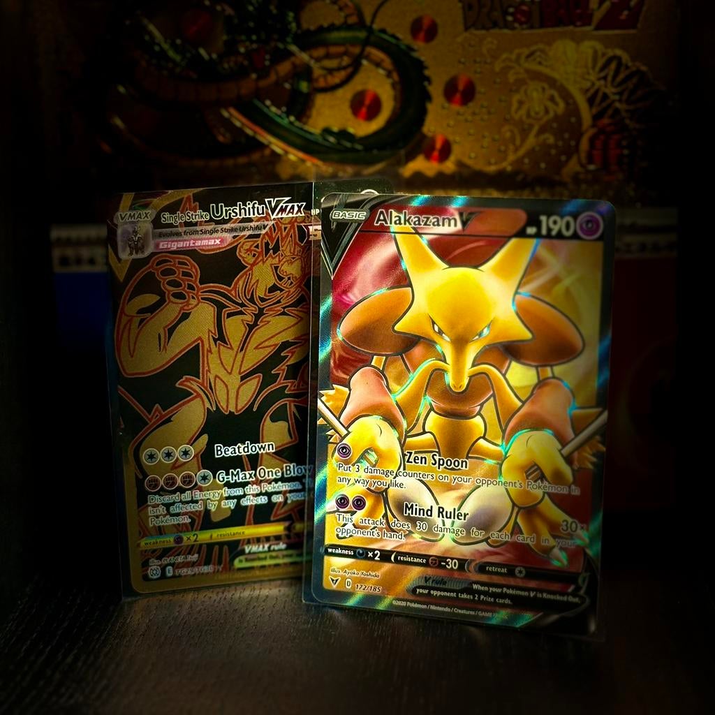 Urshifu Vmax “ brilliant stars” + Alakazam V “Vivid voltage”, Ophalen, Zo goed als nieuw