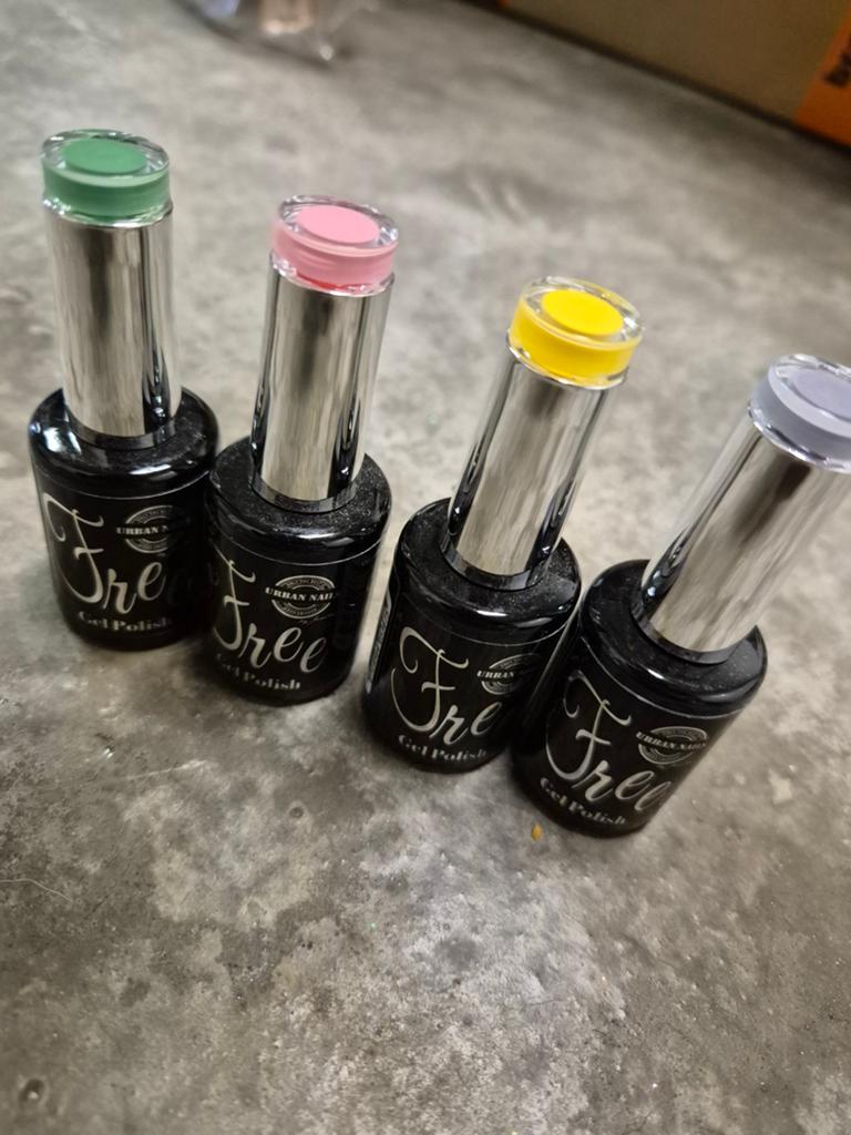 Nieuw 4x urban nails free gelpolish tpo& hema vrij (pakket4), Overige kleuren, Nieuw, Ophalen of Verzenden, Handen en Nagels