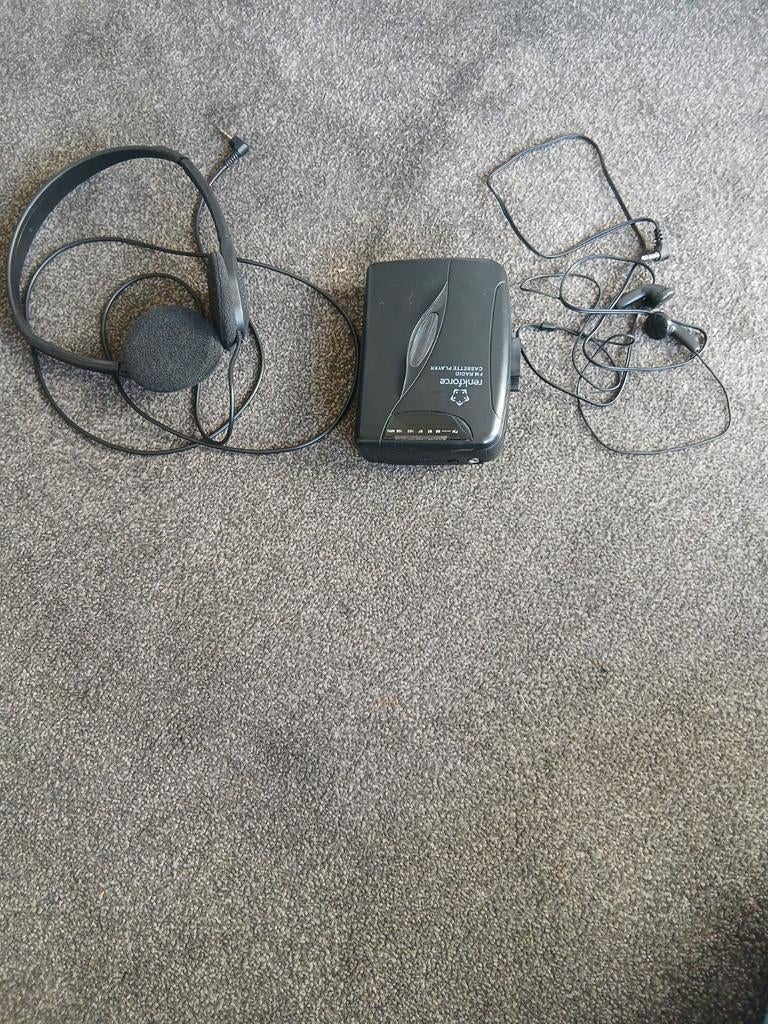 Neiwe Walkman met Koptelefoon en Oortjes, Ophalen of Verzenden