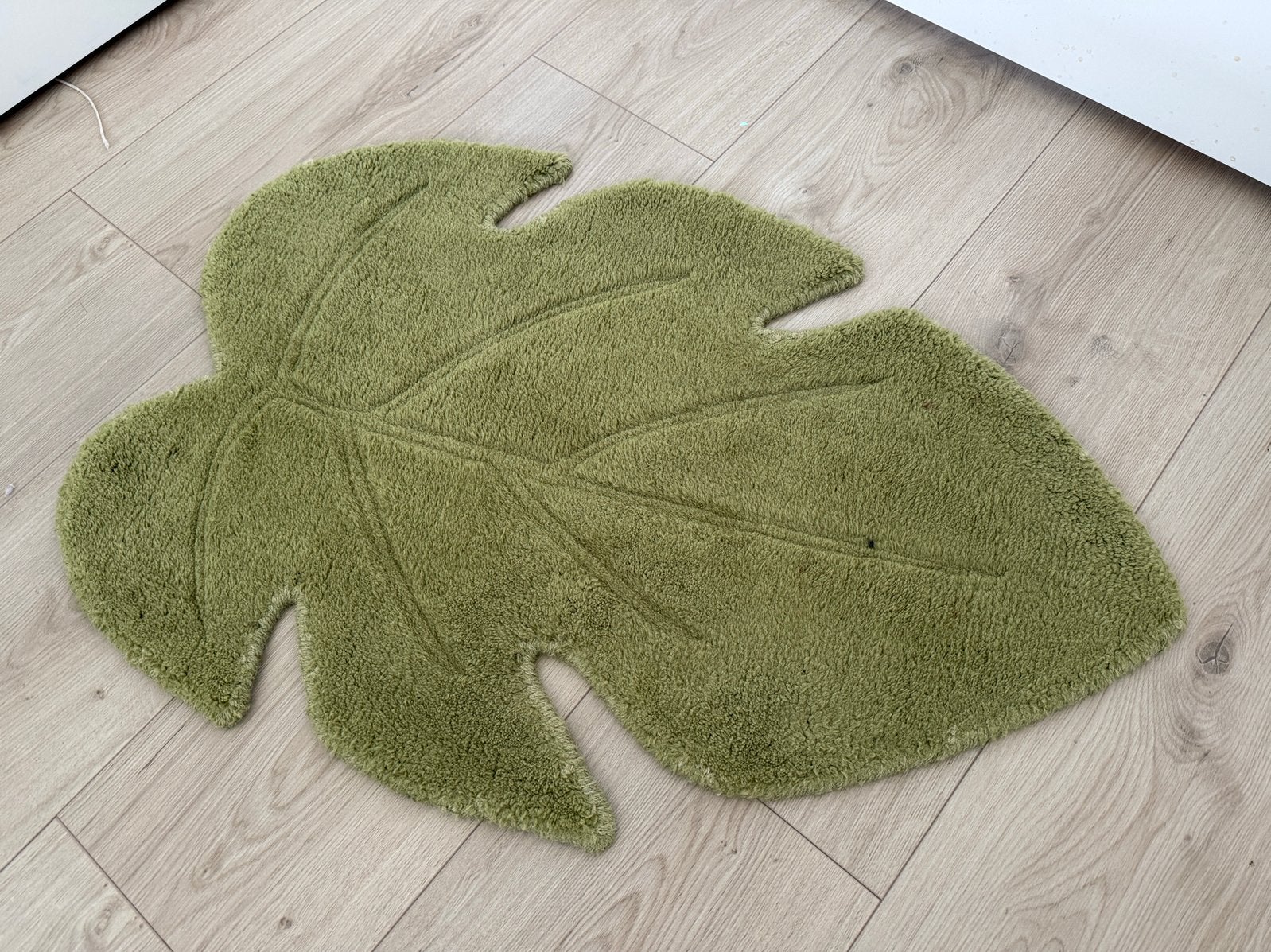 Wollen tapijtje in vorm van een blad, Ophalen, Gebruikt, 50 tot 100 cm, 50 tot 100 cm