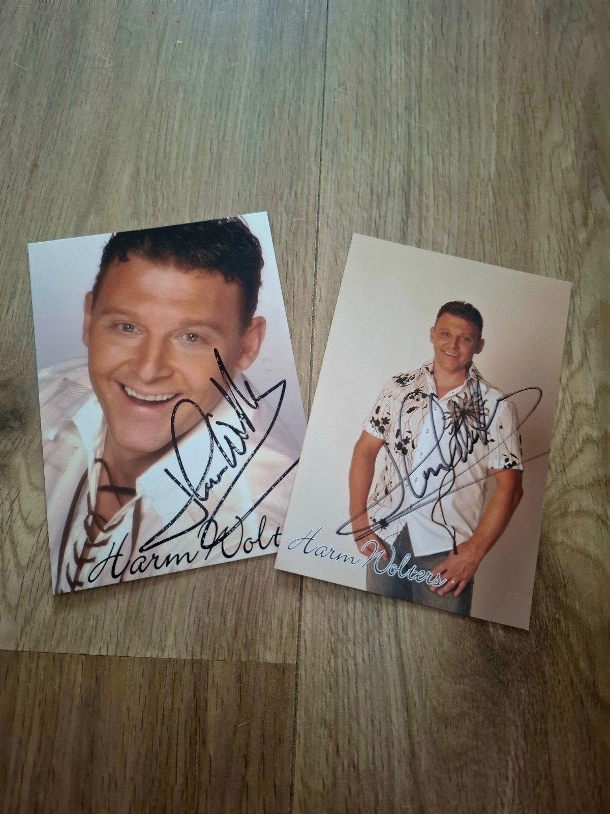 2 gesigneerde fotokaarten van Harm Wolters, Gebruikt, 1980 tot heden, Foto, Ophalen of Verzenden