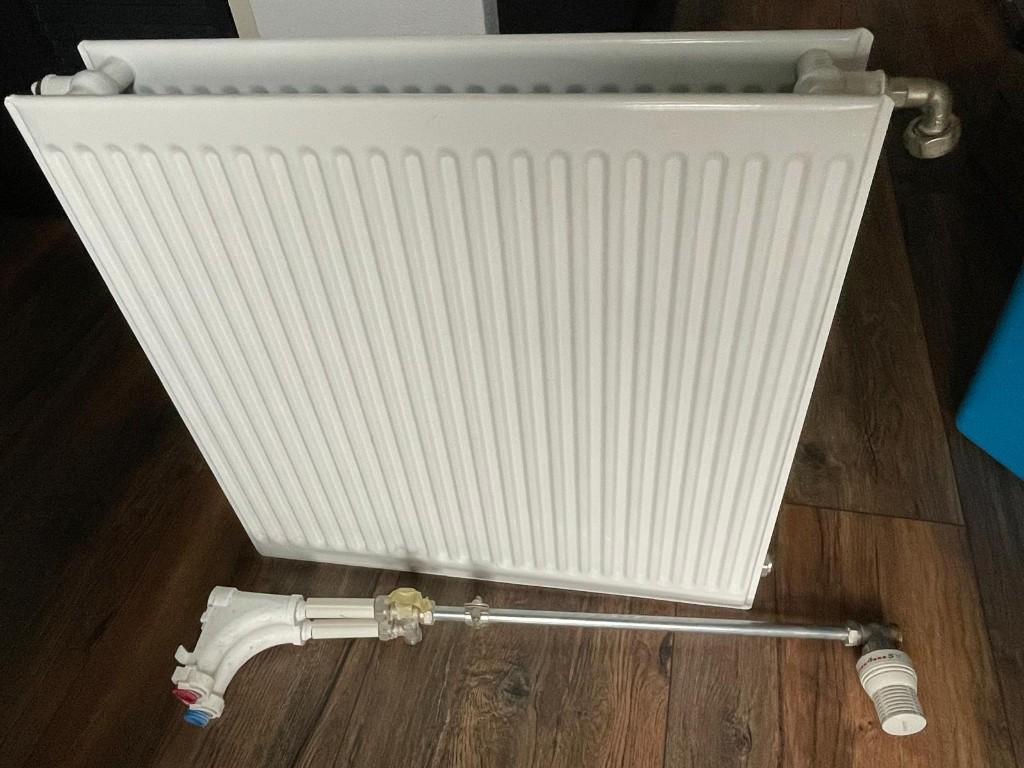 radiatoren 22 600x600 (2x), Doe-het-zelf en Verbouw, Verwarming en Radiatoren, Ophalen, 30 tot 80 cm, Radiator, Nieuw