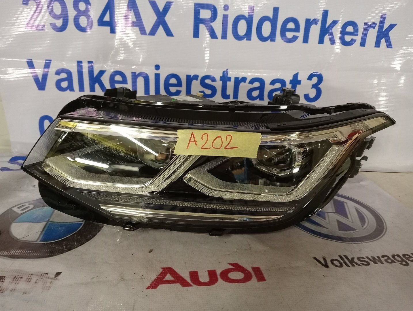 Koplamp VW Tiguan 5NA Facelift IQ.LIGHT LED Links 5NB941082, Auto-onderdelen, Verlichting, Gebruikt, -, Volkswagen, -