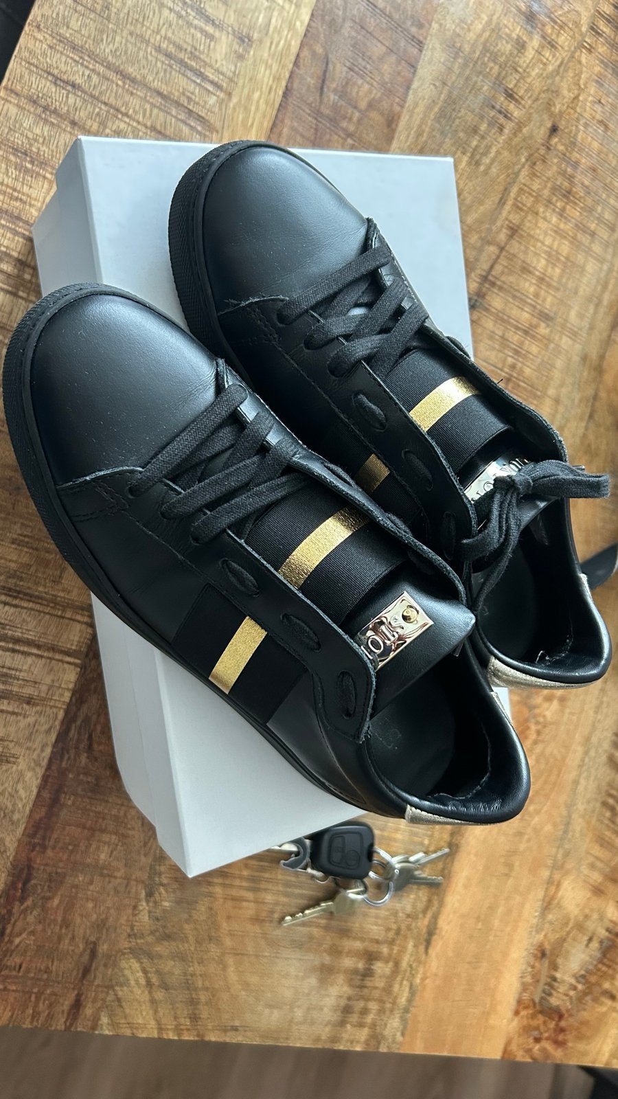 Stokton sneakers zwart met gouden accenten, maat 40, Ophalen of Verzenden, Nieuw, Zwart, Sneakers of Gympen
