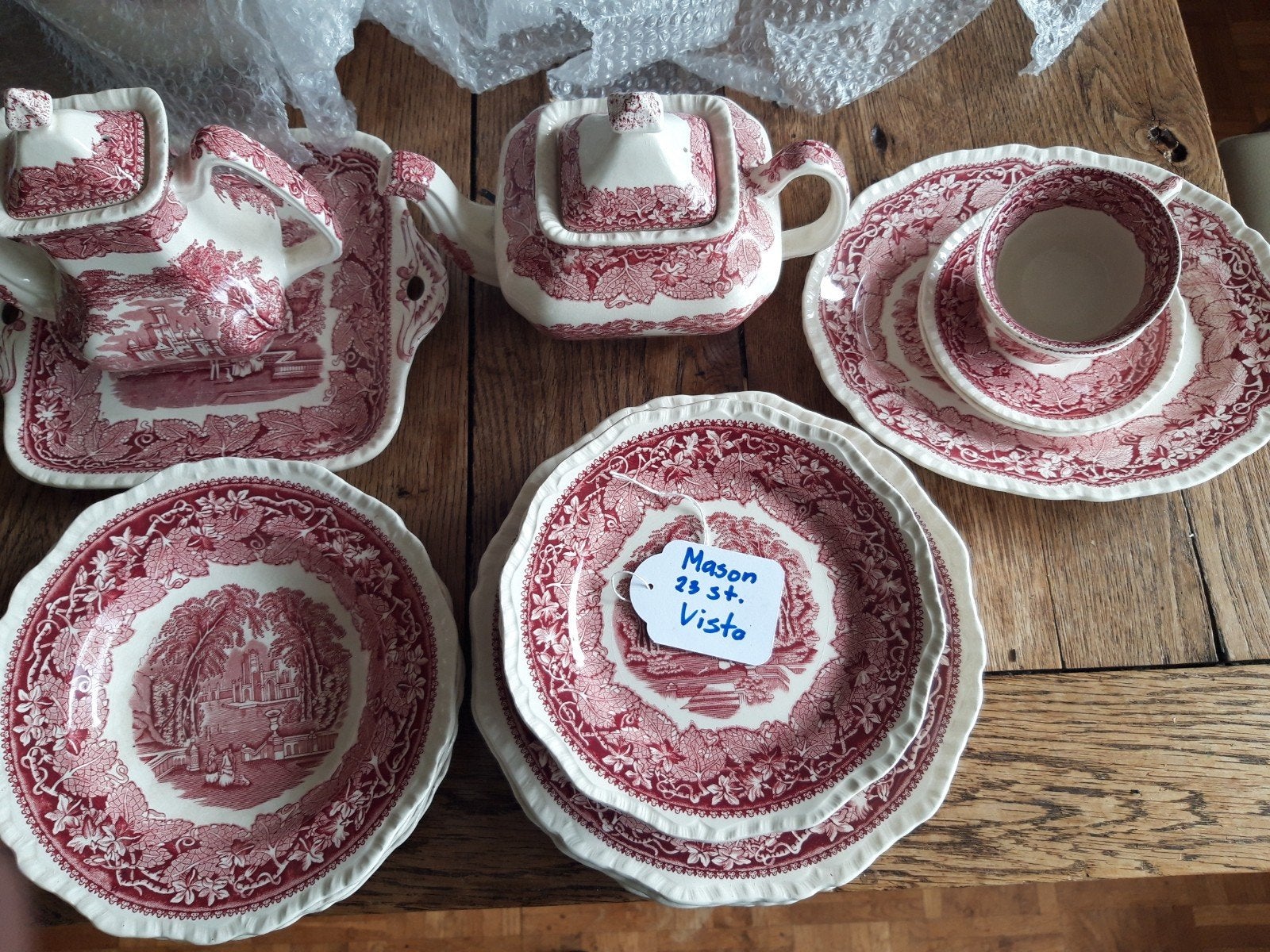 Bijna 200 servies delen, Ophalen