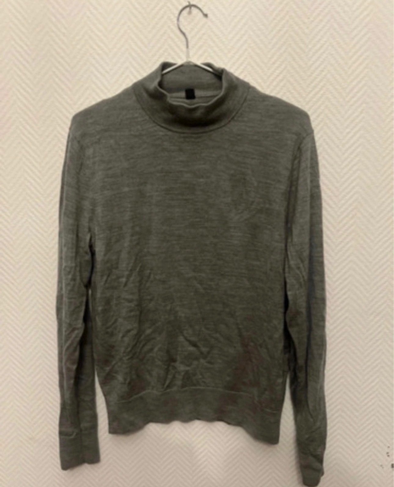 Uniqlo Coltrui Grijs Maat M, Ophalen of Verzenden, Zo goed als nieuw, Maat 38/40 (M), Grijs
