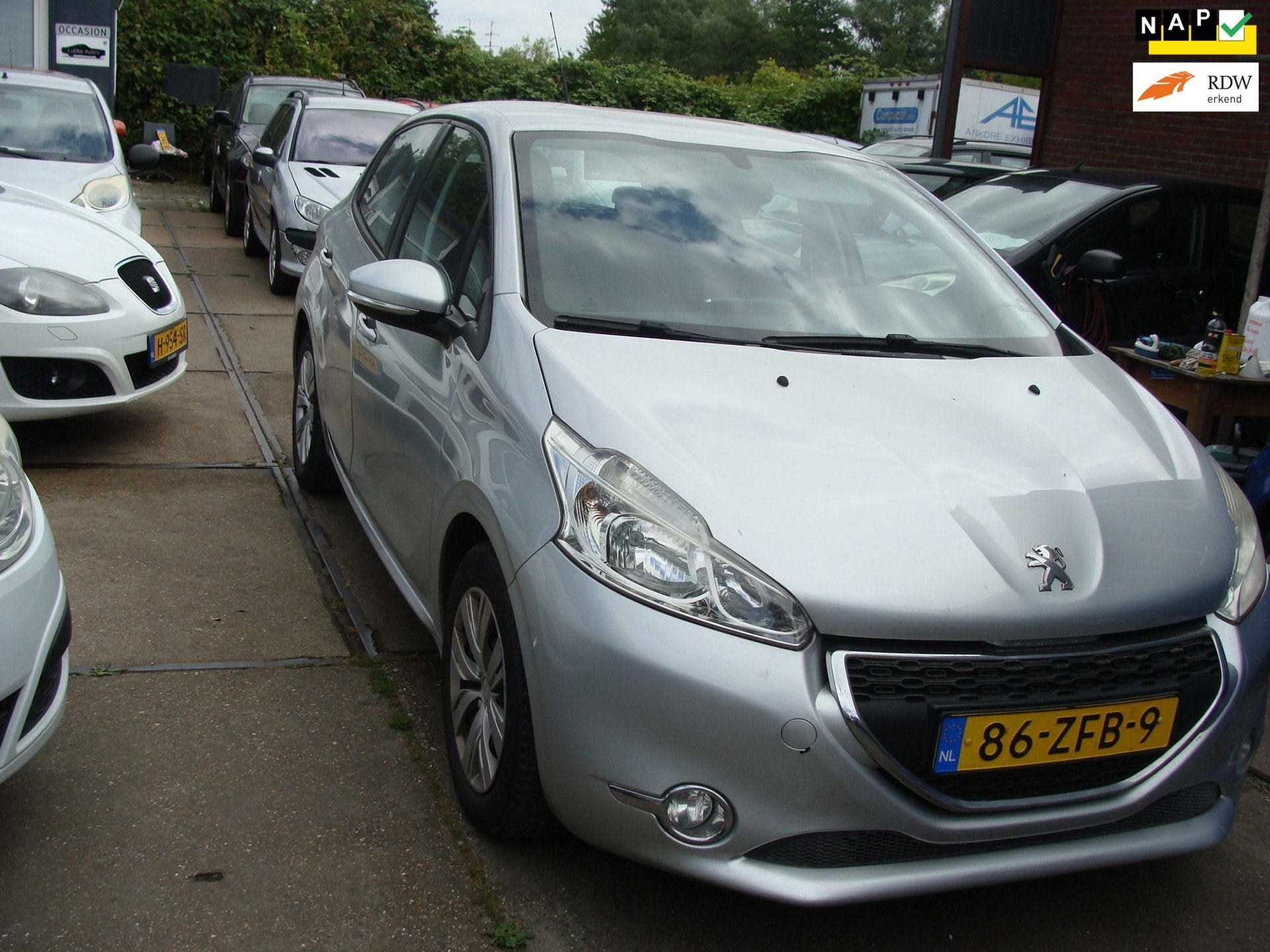 Peugeot 208 1.2 VTi Access airco navi 5 drs elek pak nap apk, Auto's, Voorwielaandrijving, Euro 5, Gebruikt, 31 €/maand