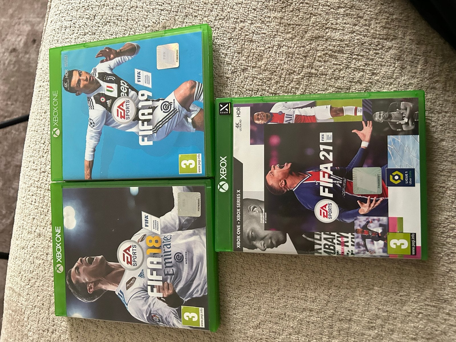 FIFA 18, 19 en 21 voor Xbox One/Series X - Zo goed als nieuw, Eén computer, Ophalen of Verzenden, Zo goed als nieuw, Sport