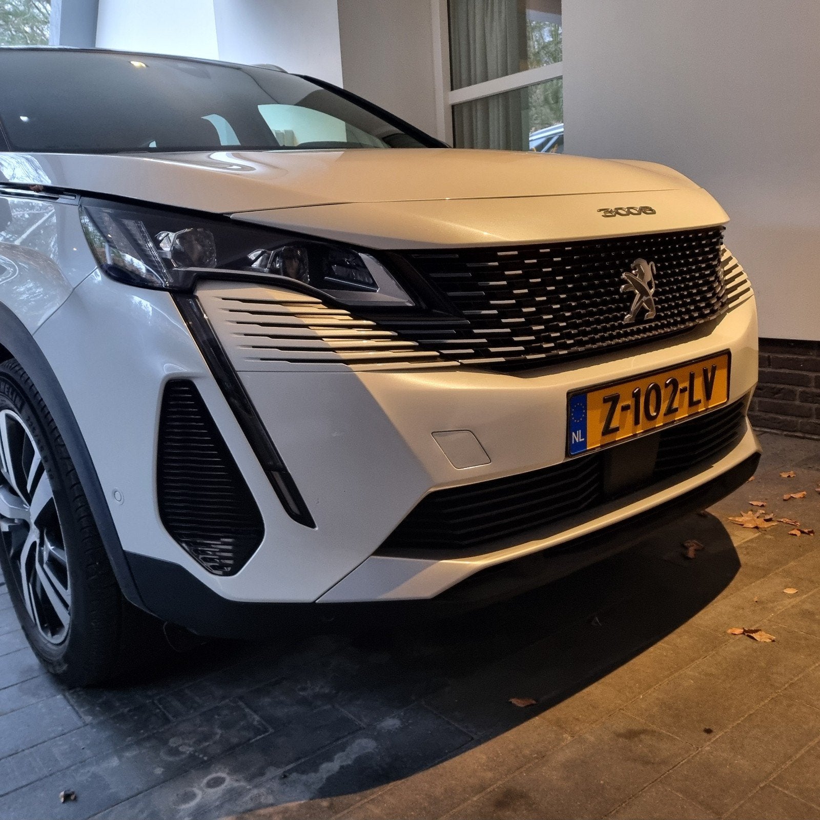 Peugeot 3008 GT 1.2 Puretech 130pk 2023 Wit, Auto's, Dealer onderhouden, 1199 cc, Leder en Stof, Wit