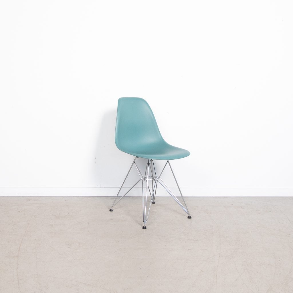 Vitra Eames DSR Stoel Lichtblauw Kunststof - Chroom, Niet ingevuld, Zo goed als nieuw, Niet ingevuld, Niet ingevuld