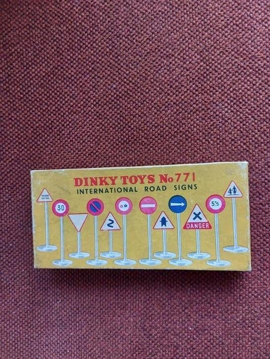 Dinky toys verkeersbordenset no. 771 in ovp., Ophalen of Verzenden