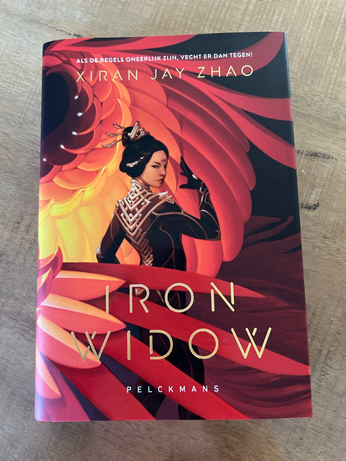 Iron Widow - Xiran Jay Zhao (Ongelezen, gesigneerd + boekenl
