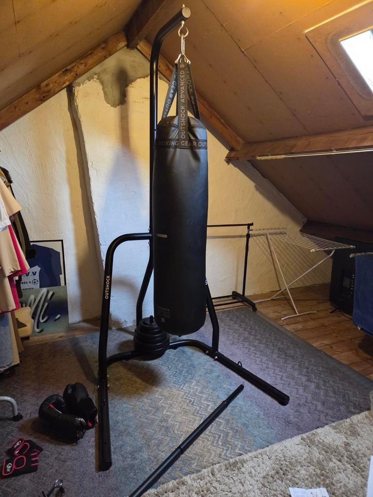 Bokszak
met 
standaard, Sport en Fitness, Ophalen, Zo goed als nieuw, Bokszak