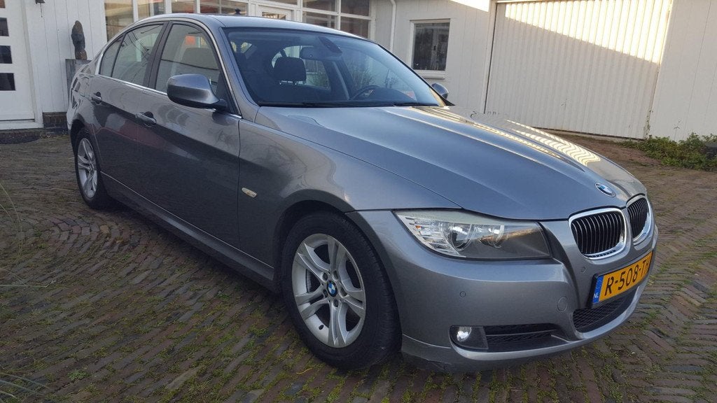 BMW 3-serie 325i Wonderschöne en 100 % BMW Dealer onderhoud, Auto's, Automaat, Achterwielaandrijving, Gebruikt, Huisgarantie