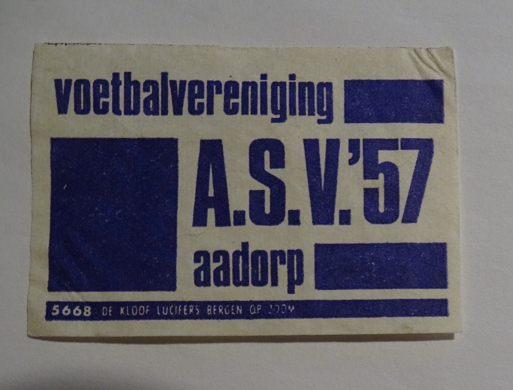 VOETBALVERENIGING   A.S.V. 57    AADORP, Verzamelen, Verzenden, Gebruikt, Luciferdoosjes of -merken