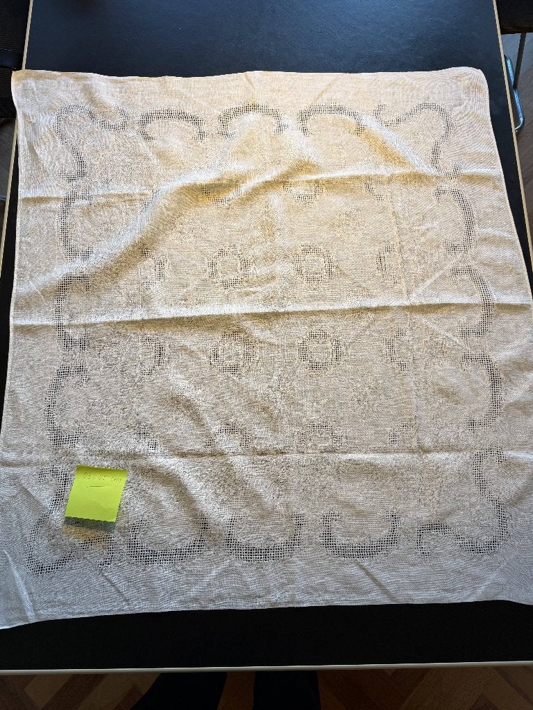 Oud damast wit tafelkleed, Huis en Inrichting, Tafelkleden, Gebruikt, 83 cm, 85 cm, Ophalen of Verzenden