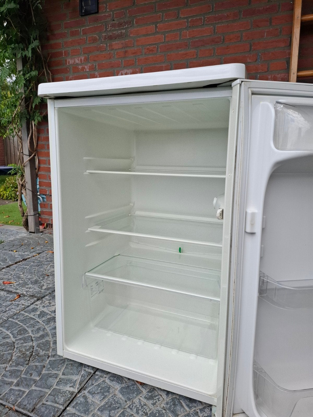 Compacte Zanussi Koelkast - zo goed als nieuw, Ophalen, Minder dan 75 liter, Zonder vriesvak, Gebruikt