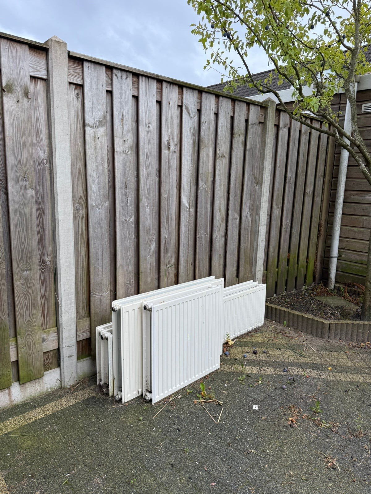 gezocht gratis radiatoren giesers cv ketels, 30 tot 80 cm, Gebruikt, Radiator, Ophalen of Verzenden