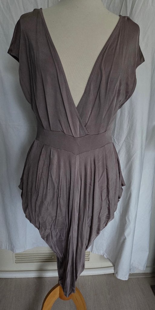 Zgn elegante bruine jurk, maat L. Taupe kleur., Bruin, Maat 42/44 (L), Ophalen of Verzenden, Zo goed als nieuw