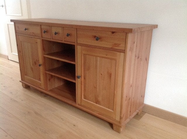 Massief grenen dressoir, Huis en Inrichting, Kasten | Dressoirs, Ophalen, Met deur(en), 150 tot 200 cm, Zo goed als nieuw