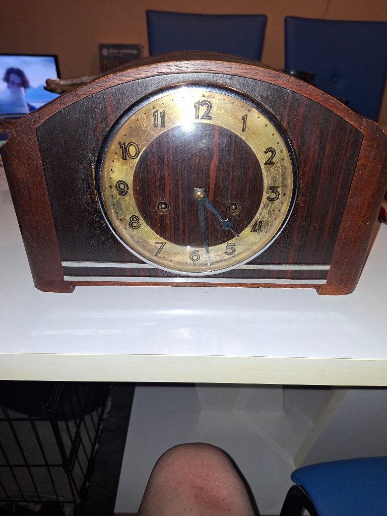 Oude pendule., Ophalen
