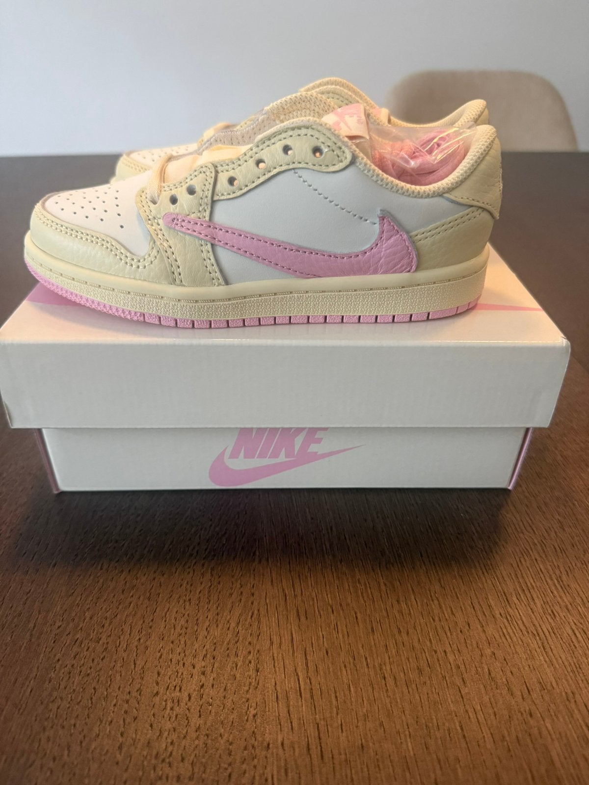 Travis Scott x Air Jordan 1 Low OG PS 'Shy Pink', Kleding | Dames, Schoenen, Ophalen, Nieuw, Sneakers of Gympen, Roze