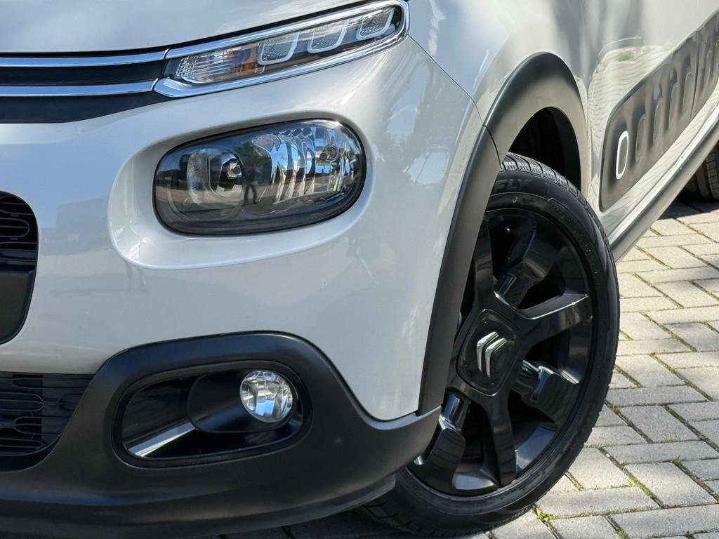 Citroen C3 1.2 PureTech Shine / CAMERA / APK / CARPLAY / NAP, Auto's, Citroën, 450 kg, Euro 6, 1199 cc, 82 pk