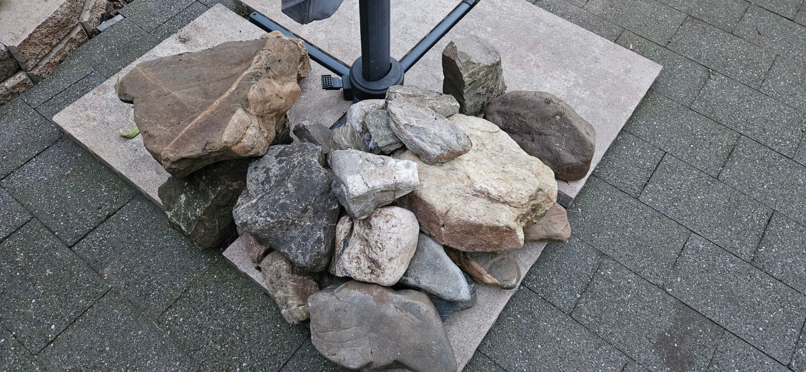 Diverse natuurstenen rotsen en keien, Tuin en Terras, Ophalen, Overige materialen, Gebruikt, Kei