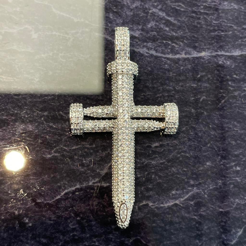Zilveren spijker kruis hanger, Nieuw, Ophalen of Verzenden, Zilver, Zilver
