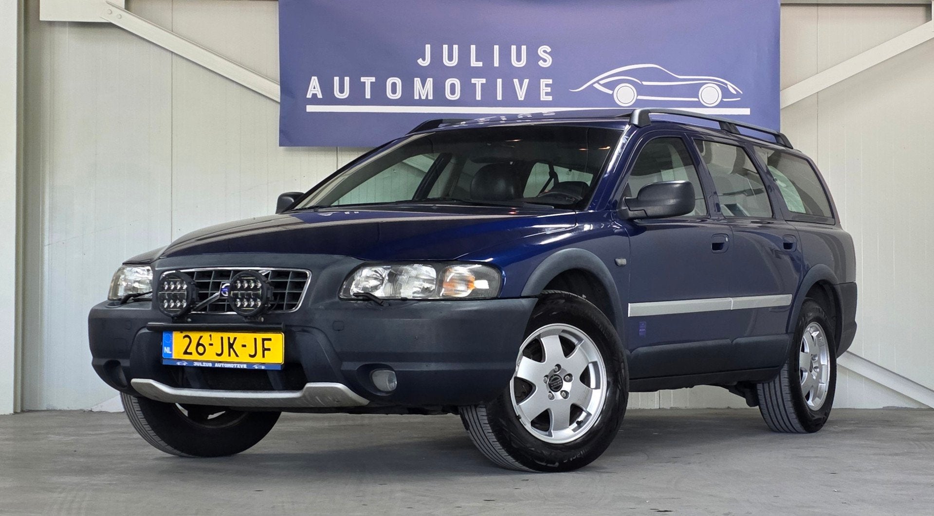 Volvo V70 Cross Country 2.4 T Geartronic OceanRace 7P Schuif, Zwart, Blauw, 7 stoelen, 2435 cc