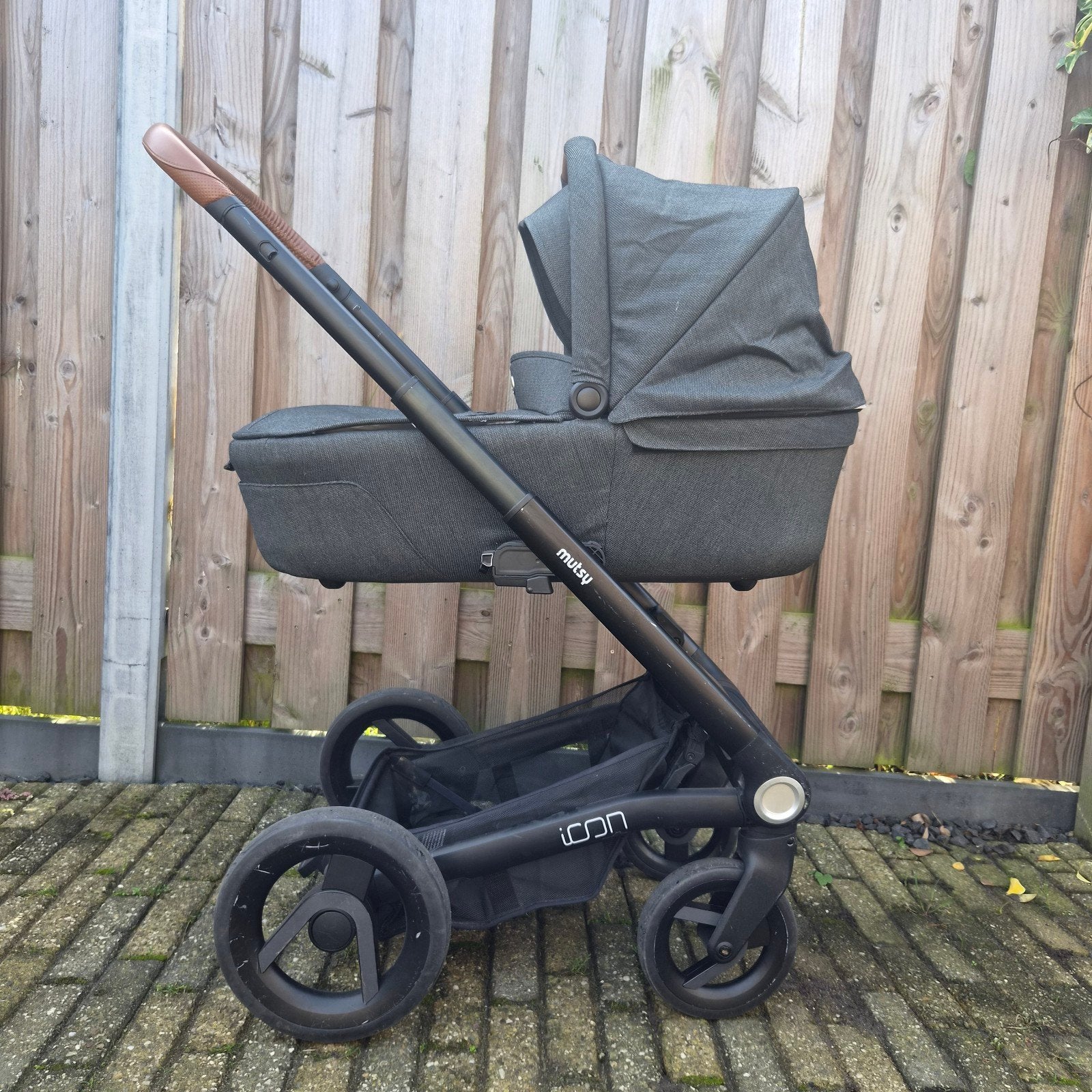 Mutsy Icon 3-in-1 Combiwagen met Maxi Cosi I-Size, Kinderen en Baby's, Ophalen, Gebruikt, Met autostoeltje, Combiwagen